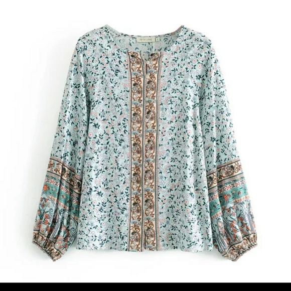 ‼️S left💞New boutique Button Front blouse - Picture 2 of 8